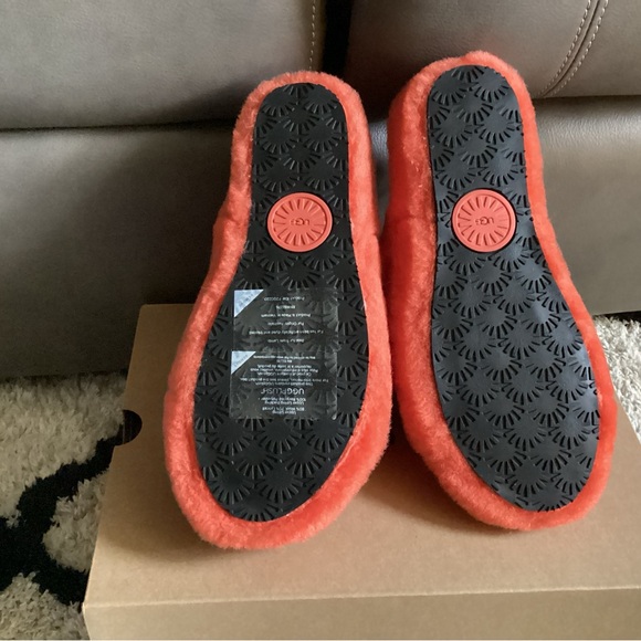 Authentic UGG Yeah Fluff Slides Orange size 7 - Picture 6 of 11